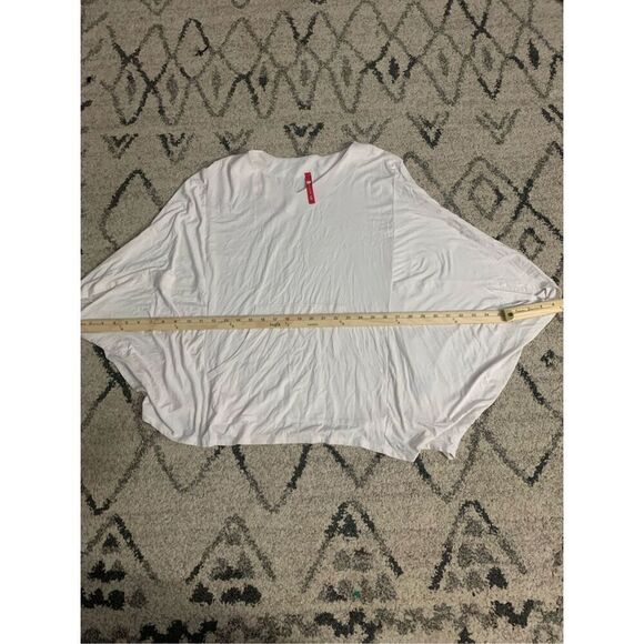 BEAUTIFUL IC Collection Triangle Tunic Top cream/white colored Sz Medium Blouse - Picture 8 of 9